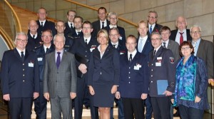 Gruppenbild beim Besuch im Landtag NRW